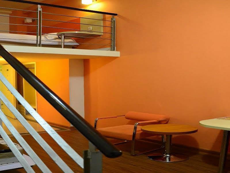 Motel 168 Liu Zhou Road Inn Shanghai Exterior photo